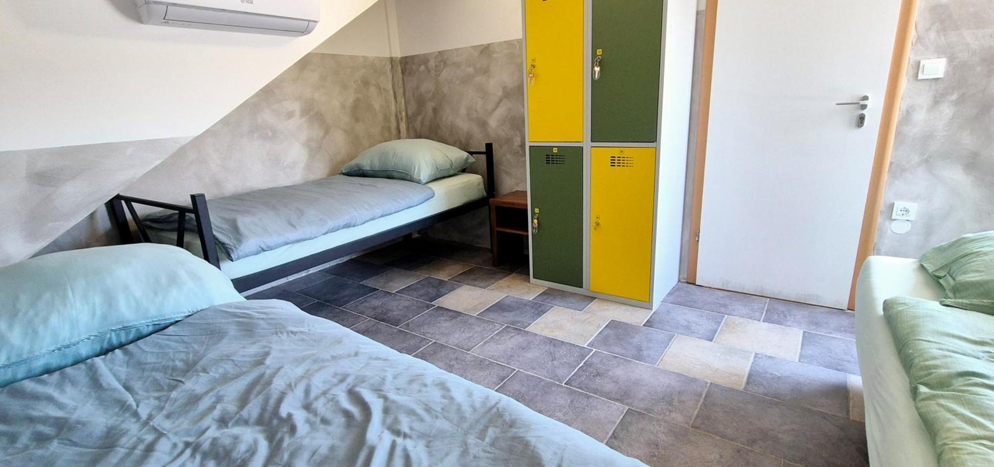 Bled Lesce Station Rooms And Beds المظهر الخارجي الصورة