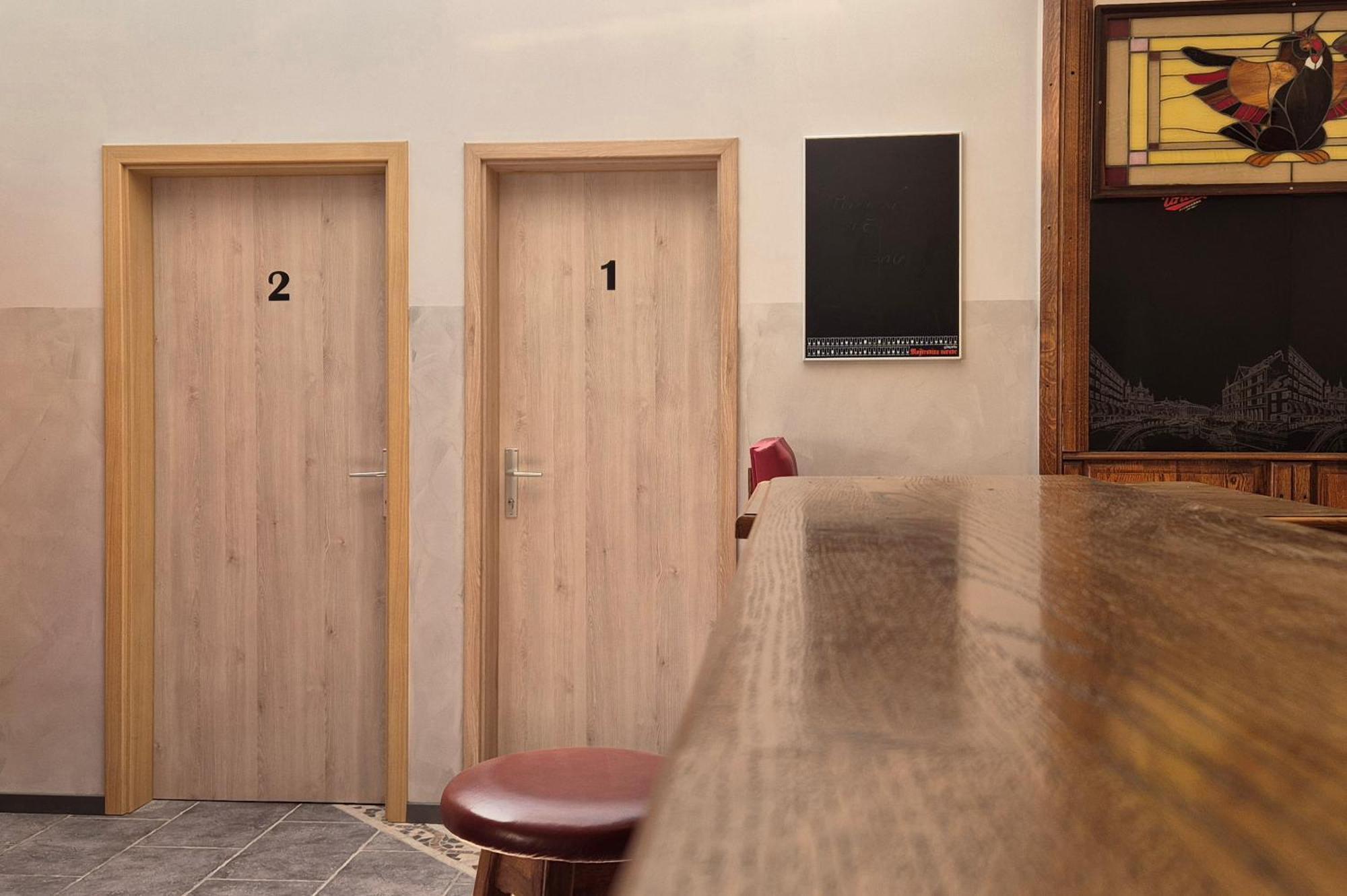 Bled Lesce Station Rooms And Beds المظهر الخارجي الصورة