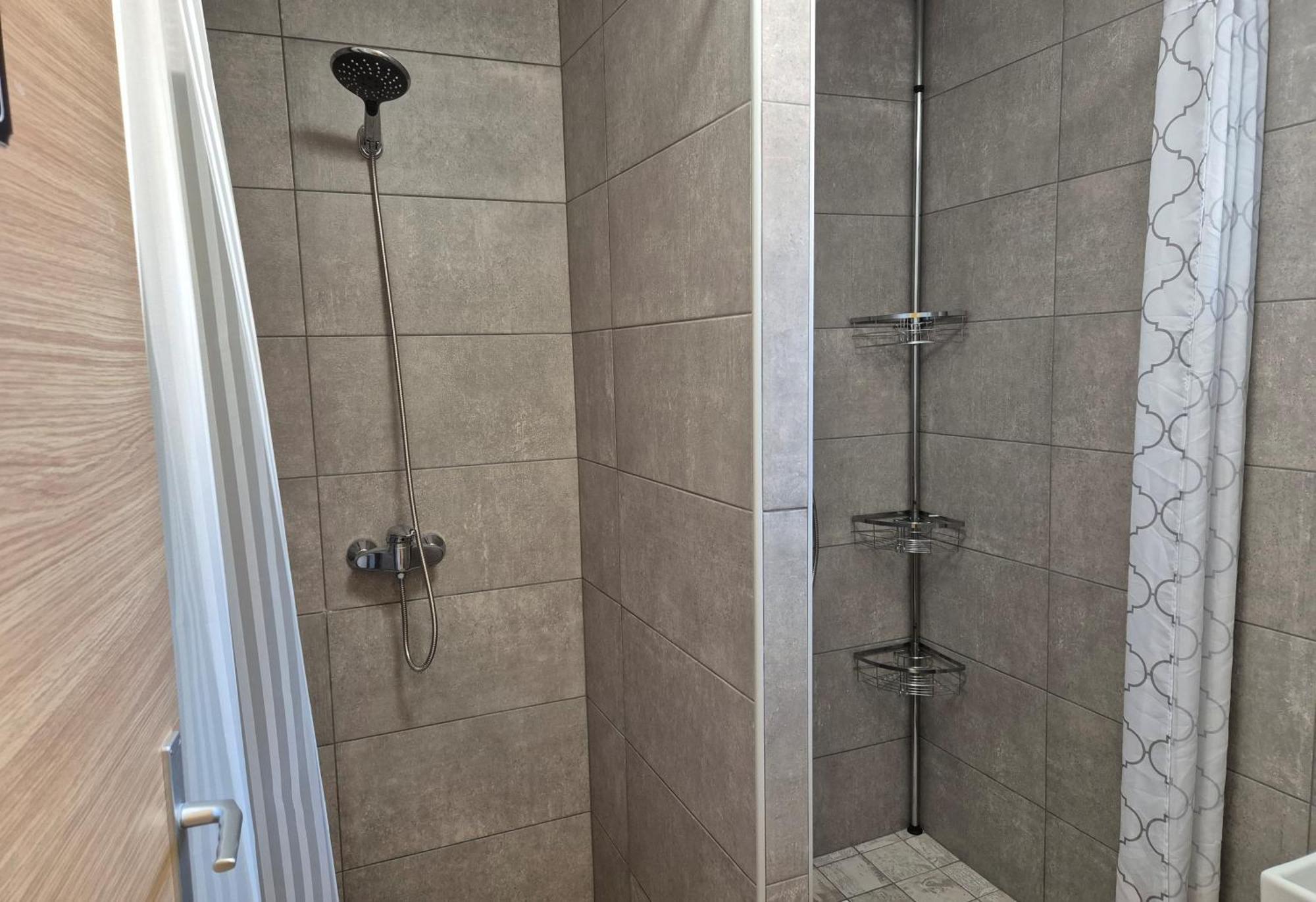 Bled Lesce Station Rooms And Beds المظهر الخارجي الصورة