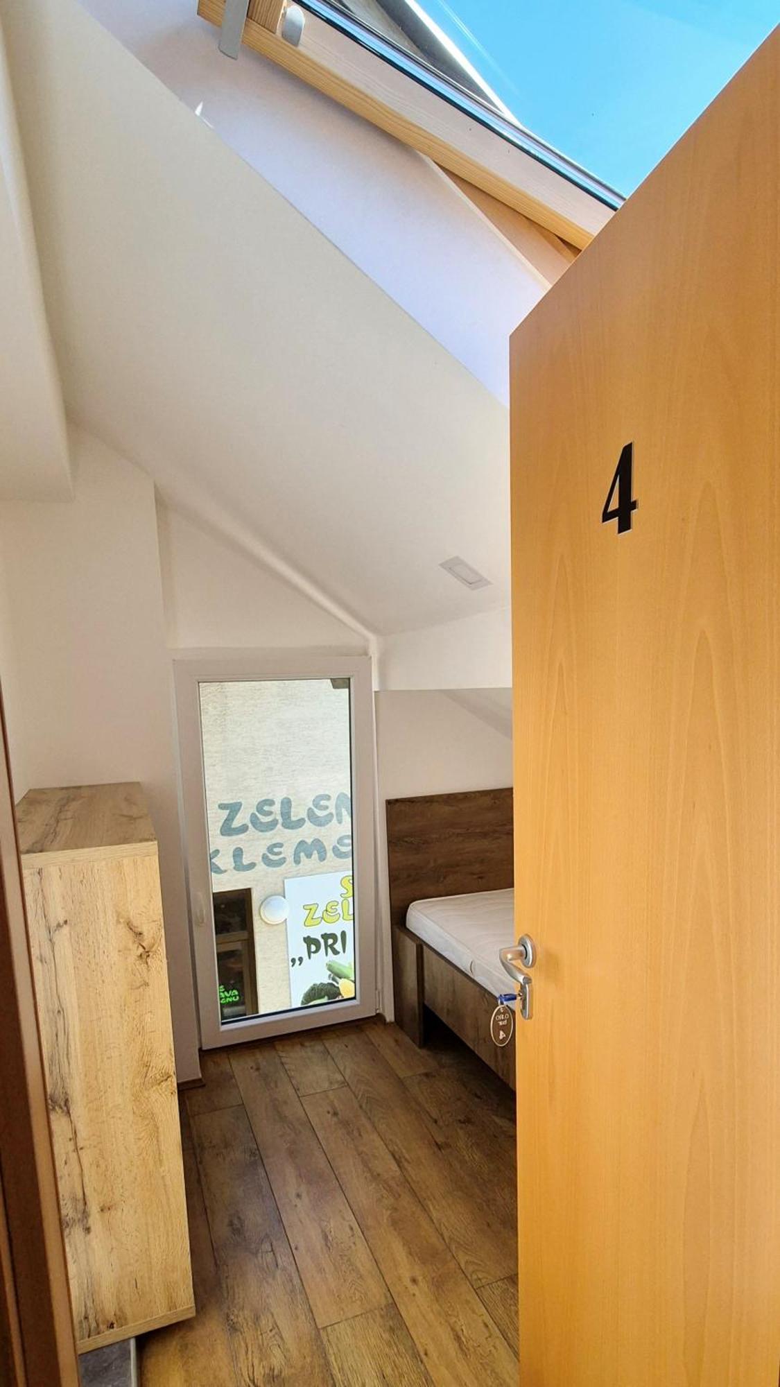 Bled Lesce Station Rooms And Beds المظهر الخارجي الصورة