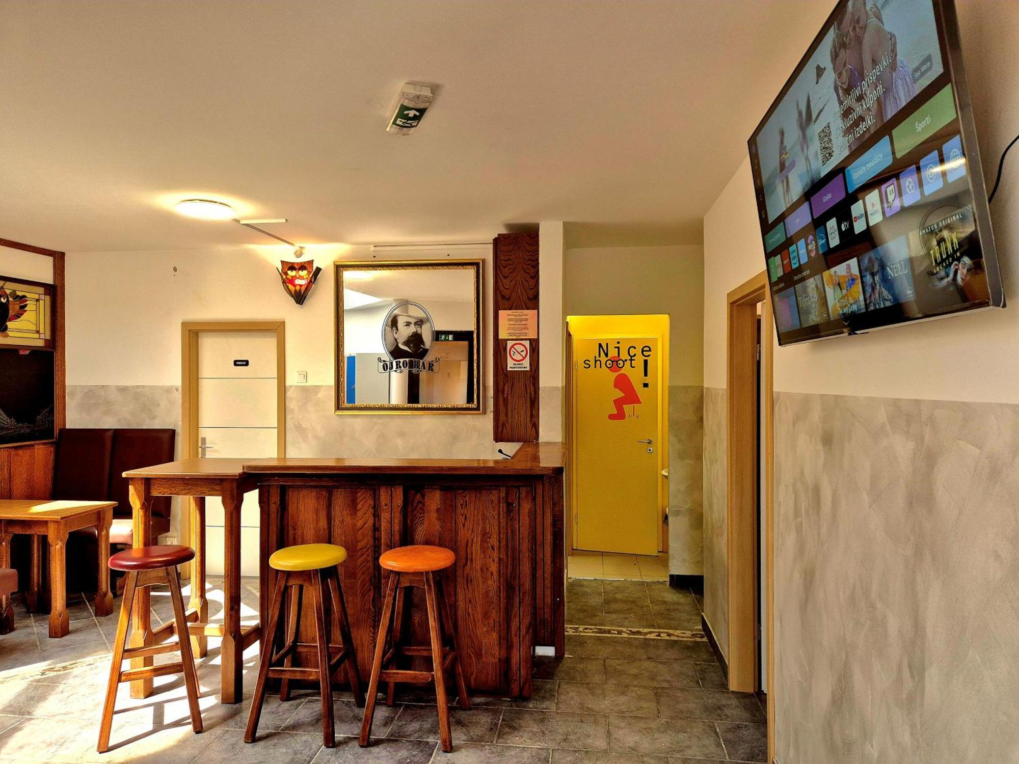 Bled Lesce Station Rooms And Beds المظهر الخارجي الصورة