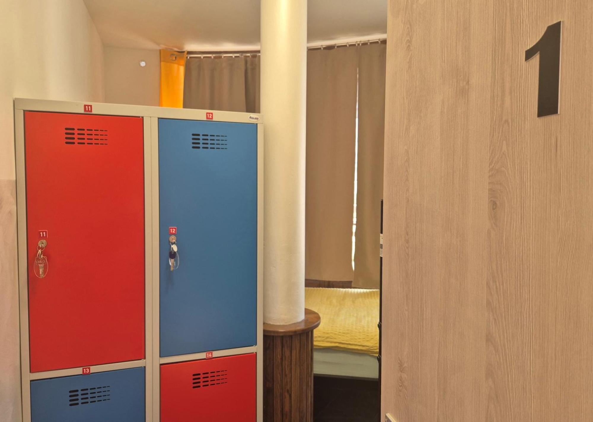 Bled Lesce Station Rooms And Beds المظهر الخارجي الصورة