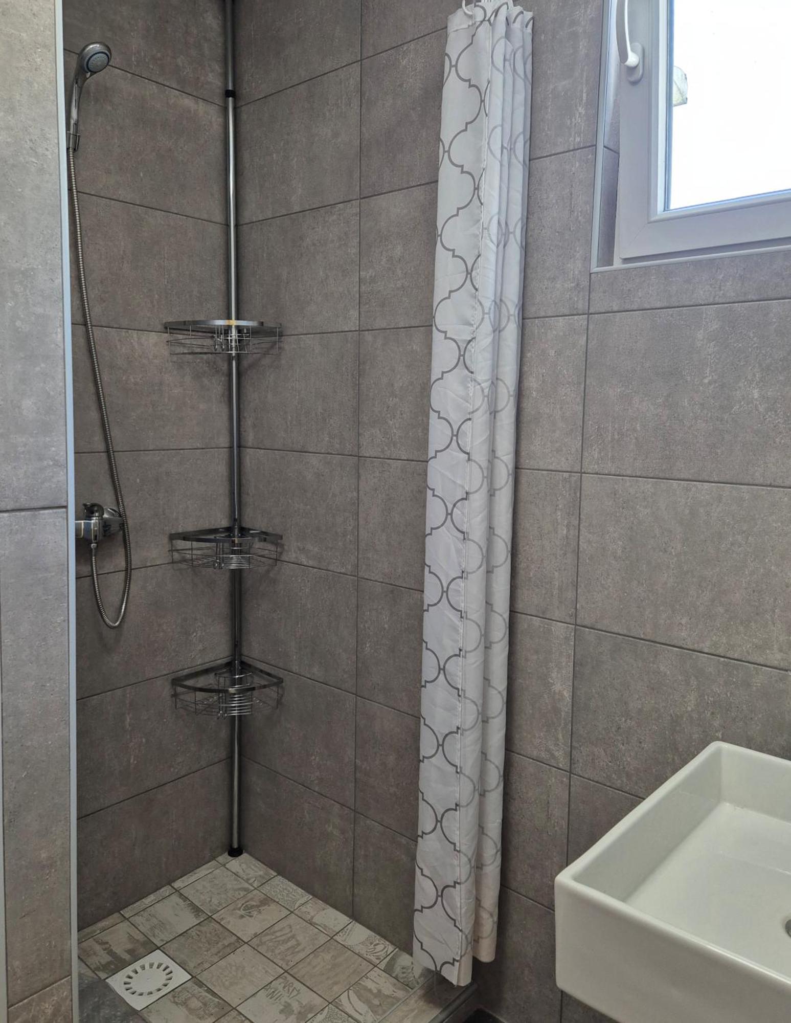 Bled Lesce Station Rooms And Beds المظهر الخارجي الصورة